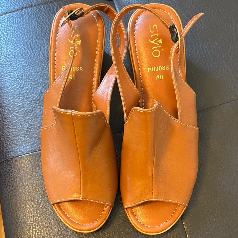 Stylish Brown Sandals by